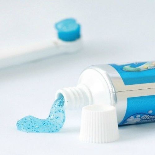 چگونه فلوراید در آب و خمیردندان می‌تواند بر تیروئید تأثیر بگذارد؟