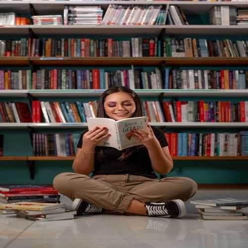 ادبیات درمانی (Bibliotherapy) خواندن چگونه زخم‌های روح را التیام می‌دهد؟